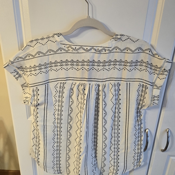 Blu Pepper Womans Top - Picture 3 of 5